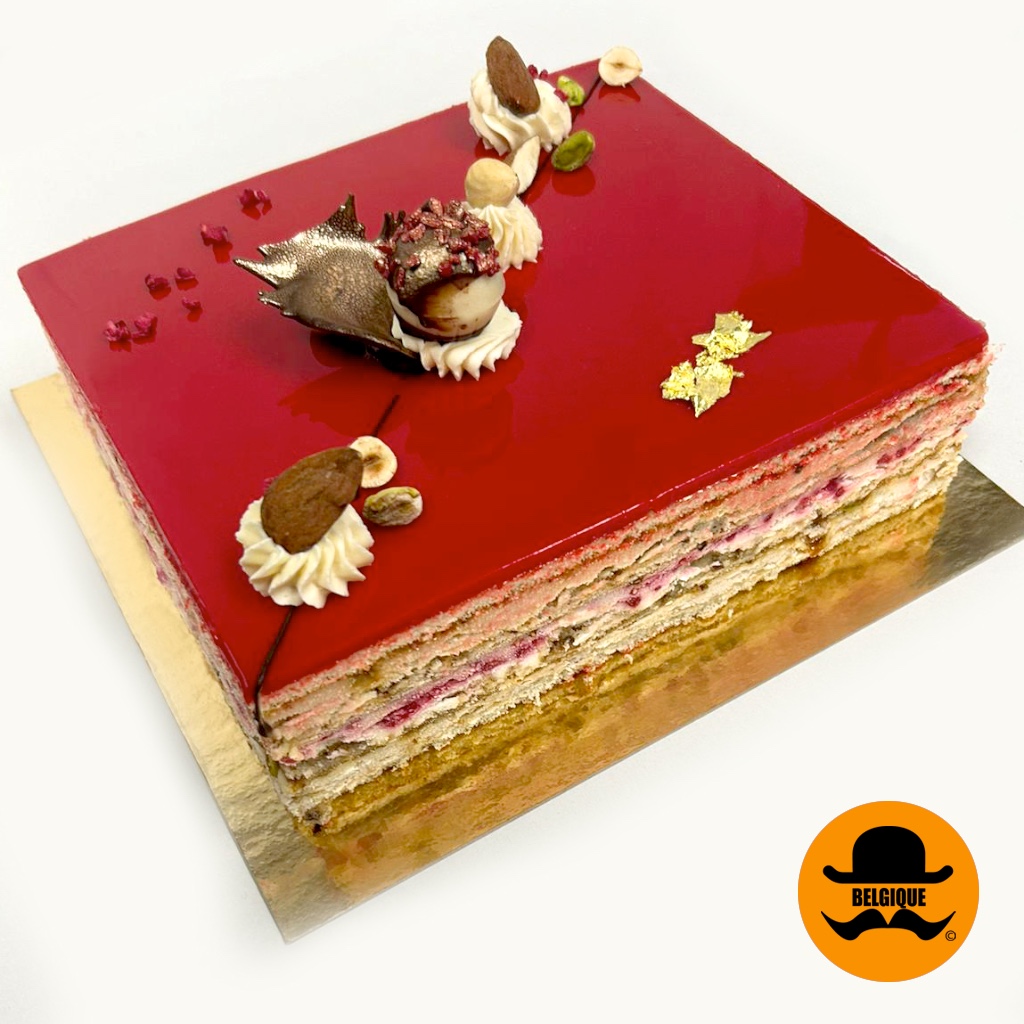 Luxury Hazelnut & Raspberry Christmas Cake